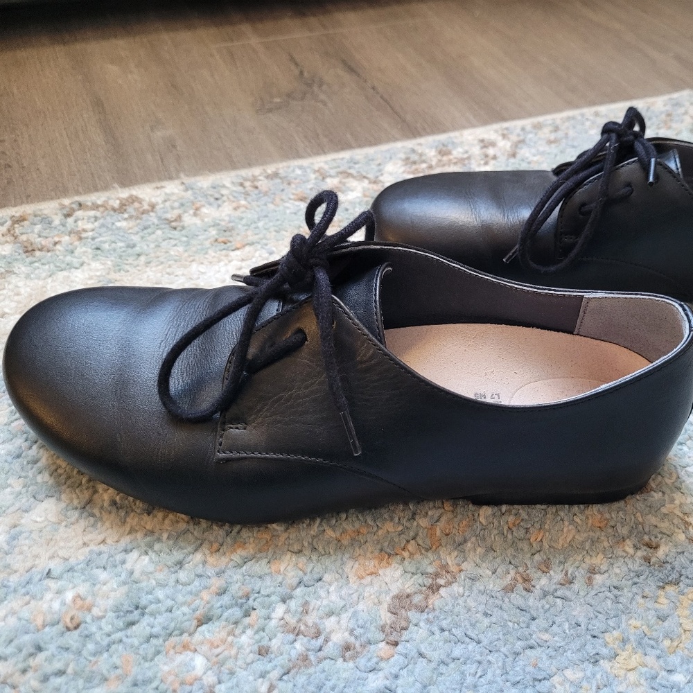 Birkenstock leather shoes (excellent condition)
